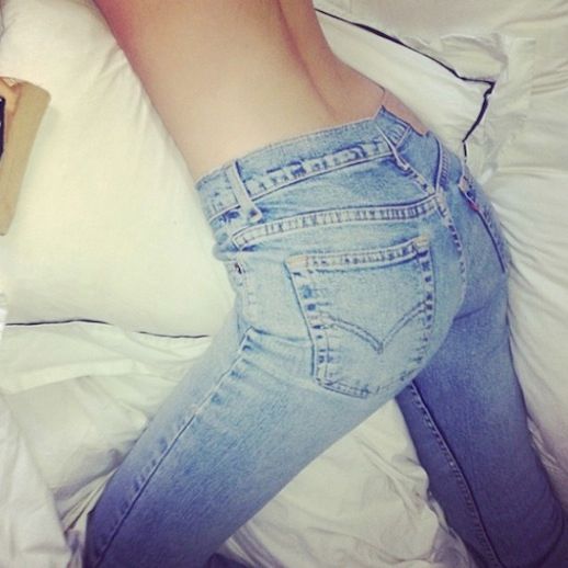 Le Fashion: 35 Shots That Prove Levi's Jeans Make Your Butt Look Amazing